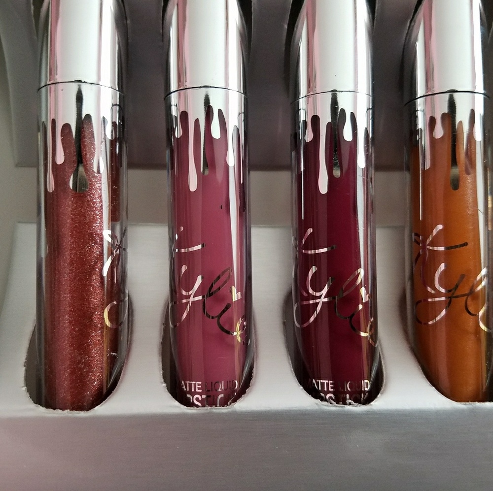 Kylie jenner holiday edition lips